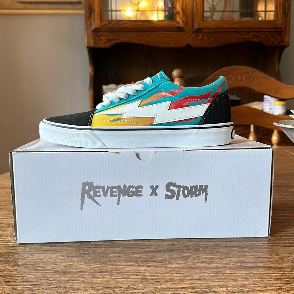 *NEW WITH BOX* Revenge Storms Teal Men’s : Size 10